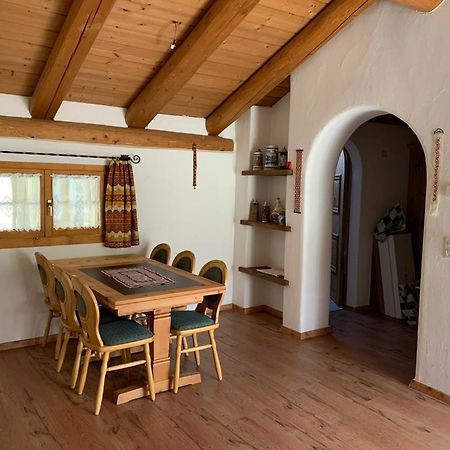 Ferienwohnung Jalet Tschierv Exteriör bild